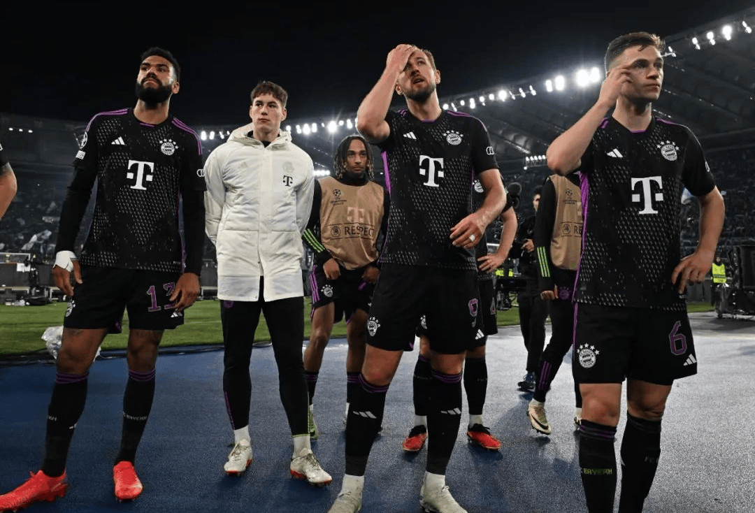 埃迪狂抢21板！祖巴茨：我们篮板球和防守反击没做好（埃迪豪取21篮板，祖巴茨：篮板与防反都没做好）