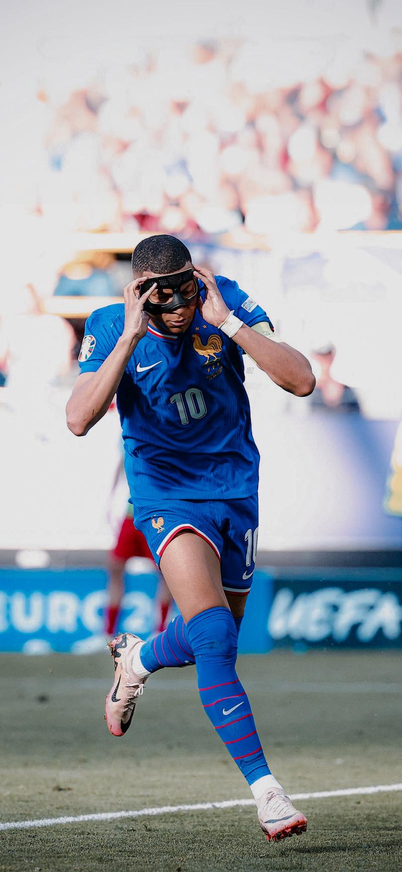 安德森：世界杯潜在首发？我只专注于踢好当下的每场比赛（安德森回应世界杯首发话题：专注当下每一战）