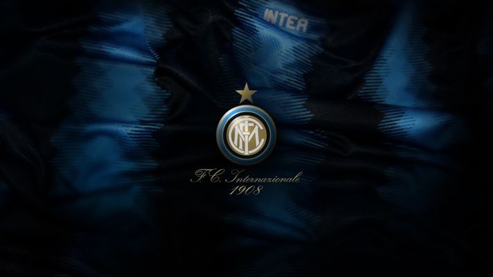 现场观赛，弗洛伦蒂诺和齐达内出席在伯纳乌举行的NFL海外赛（弗洛伦蒂诺与齐达内现身伯纳乌 观战NFL海外赛）