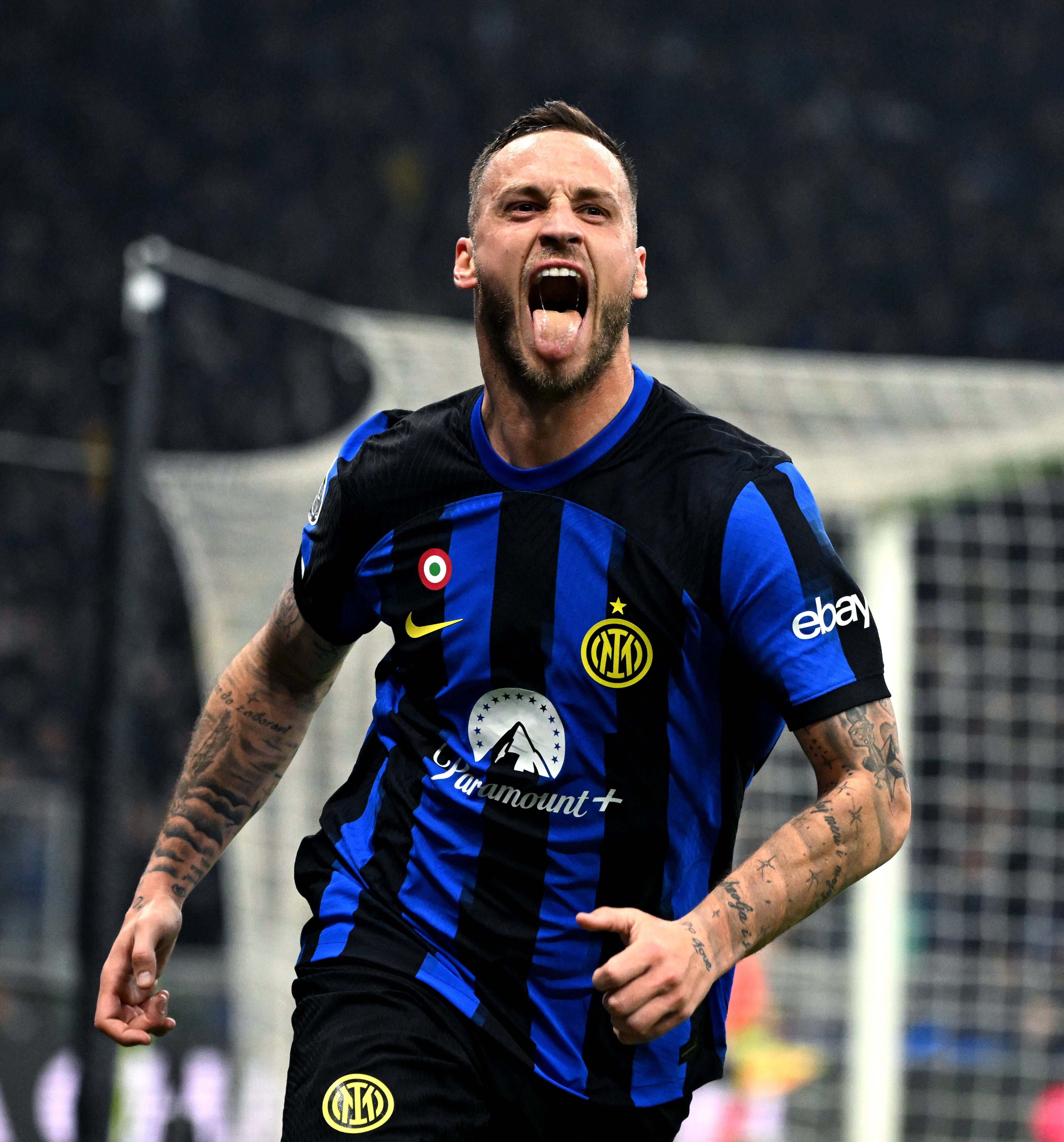 比赛集锦：利雅得胜利4-1赛哈特海湾，C罗献精彩倒钩（C罗倒钩闪耀，利雅得胜利4-1大胜赛哈特海湾｜比赛集锦）