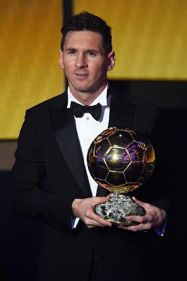 持续发力！萨林杰送长传 胡明轩助张昊上篮将分差拉开到20分以上（火力不减！萨林杰长传发动，胡明轩助张昊上篮，领先突破20分）