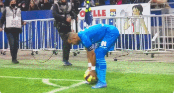 豪门悲喜夜：维拉2-1绝杀阿森纳 曼城3-0落后枪手2分 切尔西3轮不胜