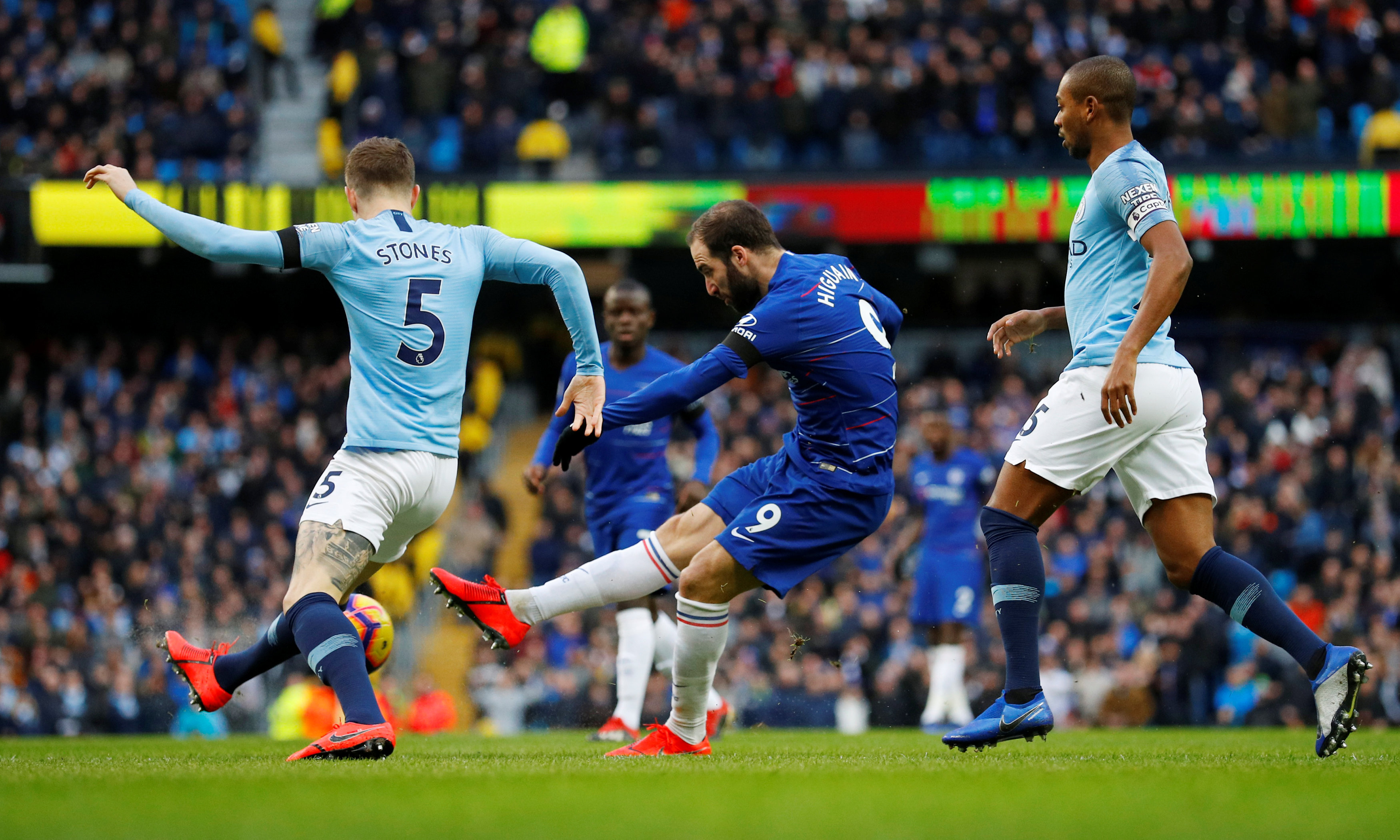 TA：青训瑰宝弗雷迪-波茨崭露头角，铁锤帮传承再续新章（TA：弗雷迪-波茨横空出世，铁锤帮青训薪火相传）