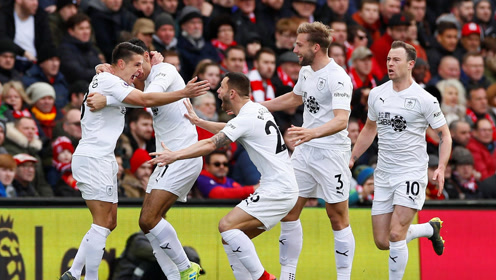 NBA常规赛焦点战精彩瞬间（NBA常规赛重磅对决高光集锦）