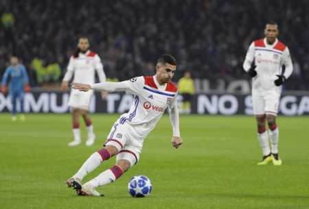 球队末节逆转成功，战术调整显著（末节发力完成逆转，战术调整成效突出）