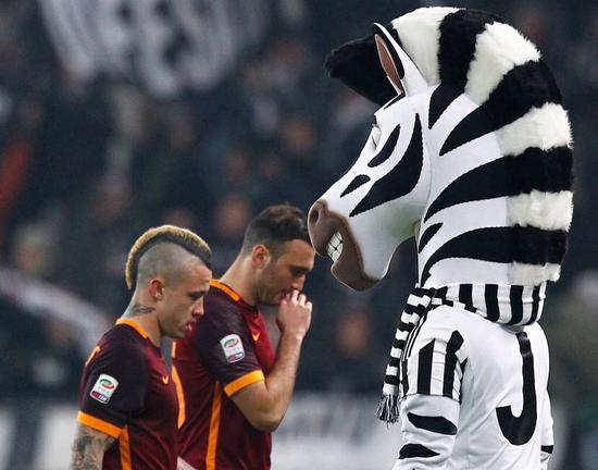 布恩迪亚本赛季英超替补登场打入3球，多于任何其他球员（英超本赛季，布恩迪亚替补出场攻入3球，位居所有球员之首）