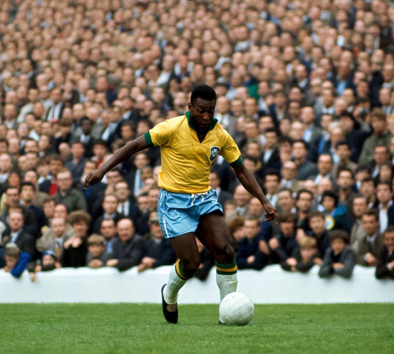 足球中超球队节奏偏慢遭质疑（中超球队节奏缓慢引发质疑）