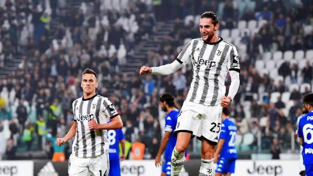 恐怖慎入，加纳国脚弗朗西斯在与日本友谊赛中小腿遭90度弯曲（惊险一幕：加纳国脚弗朗西斯在与日本的友谊赛中小腿重伤）