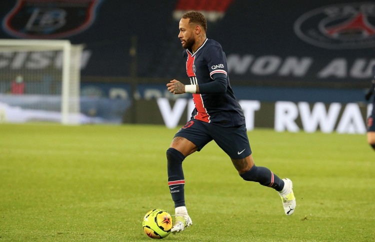 传闻：曼联和米兰球探现场考察18岁雷恩高中锋梅特（曝曼联与米兰派球探现场考察雷恩18岁中锋梅特）