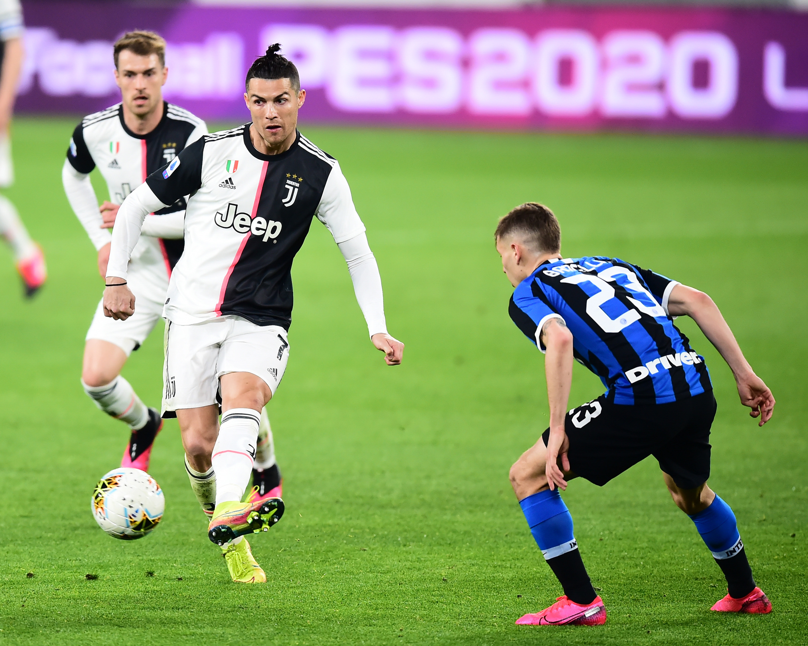 詹俊：德国缺乏顶级中卫压阵；荷兰世界杯进四强难（詹俊：德国缺少顶尖中卫镇守，荷兰晋级世界杯四强难度大）