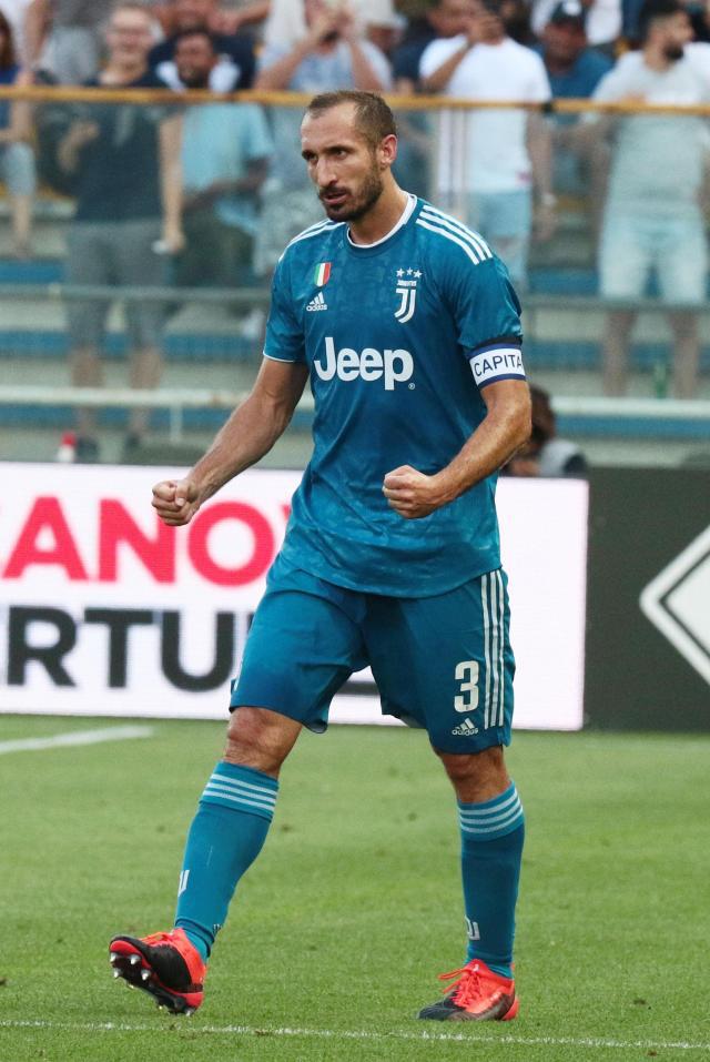 跟队记者：消息人士已经确认奥纳纳不会参加本届非洲杯（随队记者：多方消息证实，奥纳纳将缺席本届非洲杯）