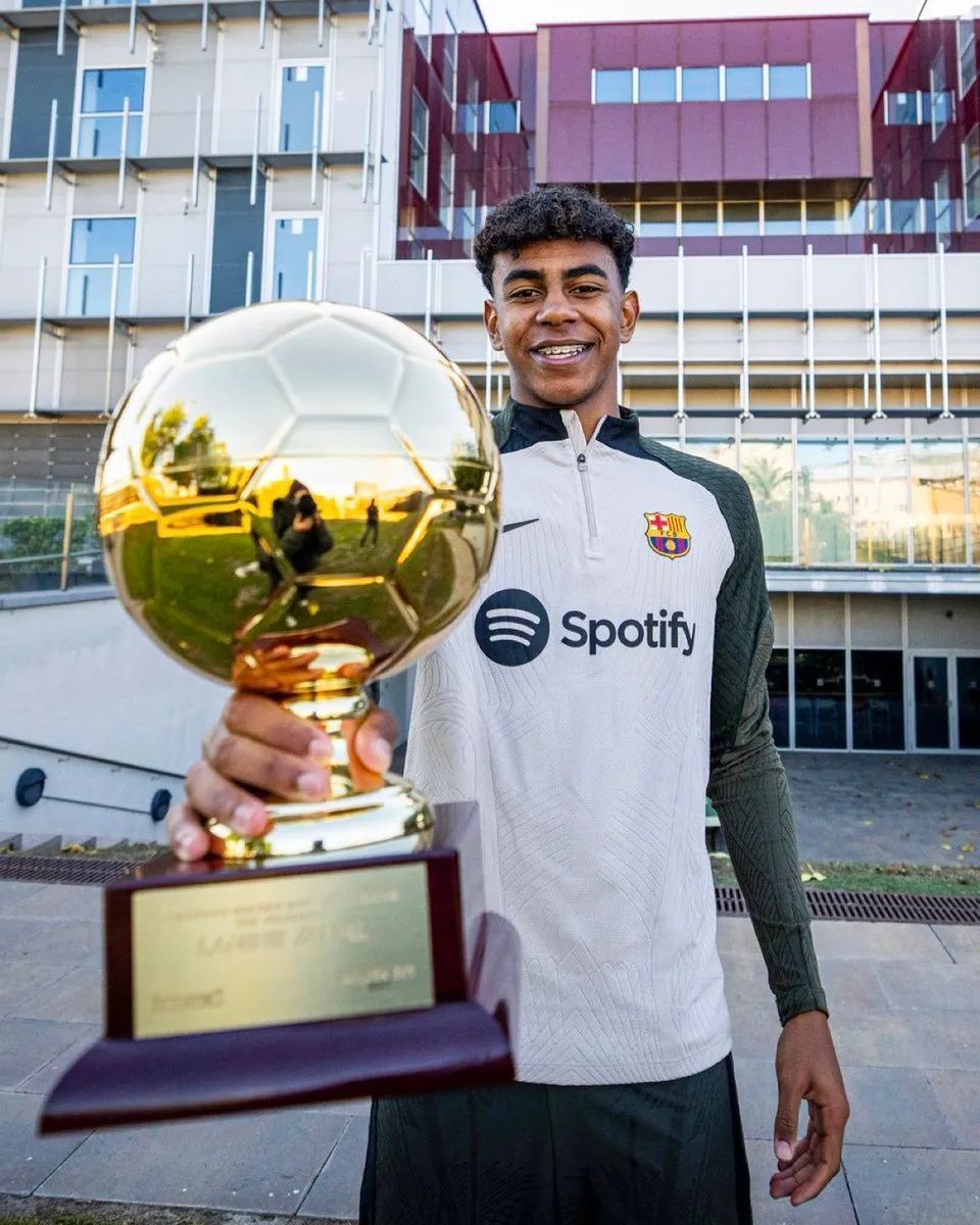 活塞成本赛季雷霆之后，第二支拿到20胜的球队（继雷霆之后，活塞成为本赛季第二支拿到20胜的球队）