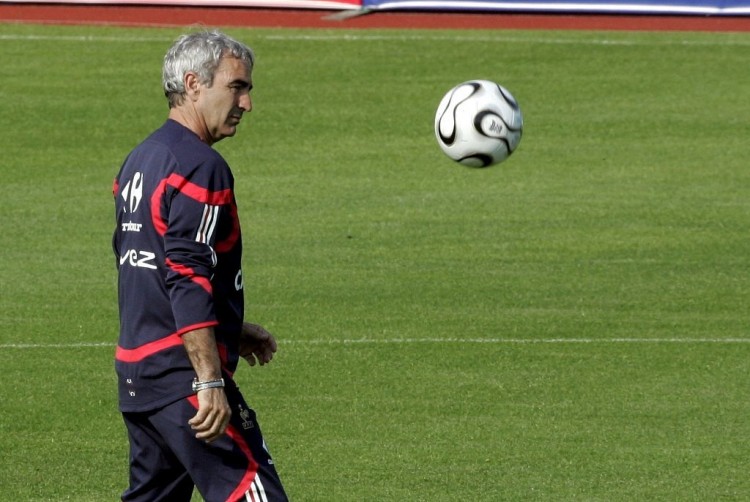 记者：格纳布里接近与拜仁续约两年，税前年薪最高1500-1600万（记者：格纳布里有望与拜仁续约2年，税前年薪上限1500万-1600万）