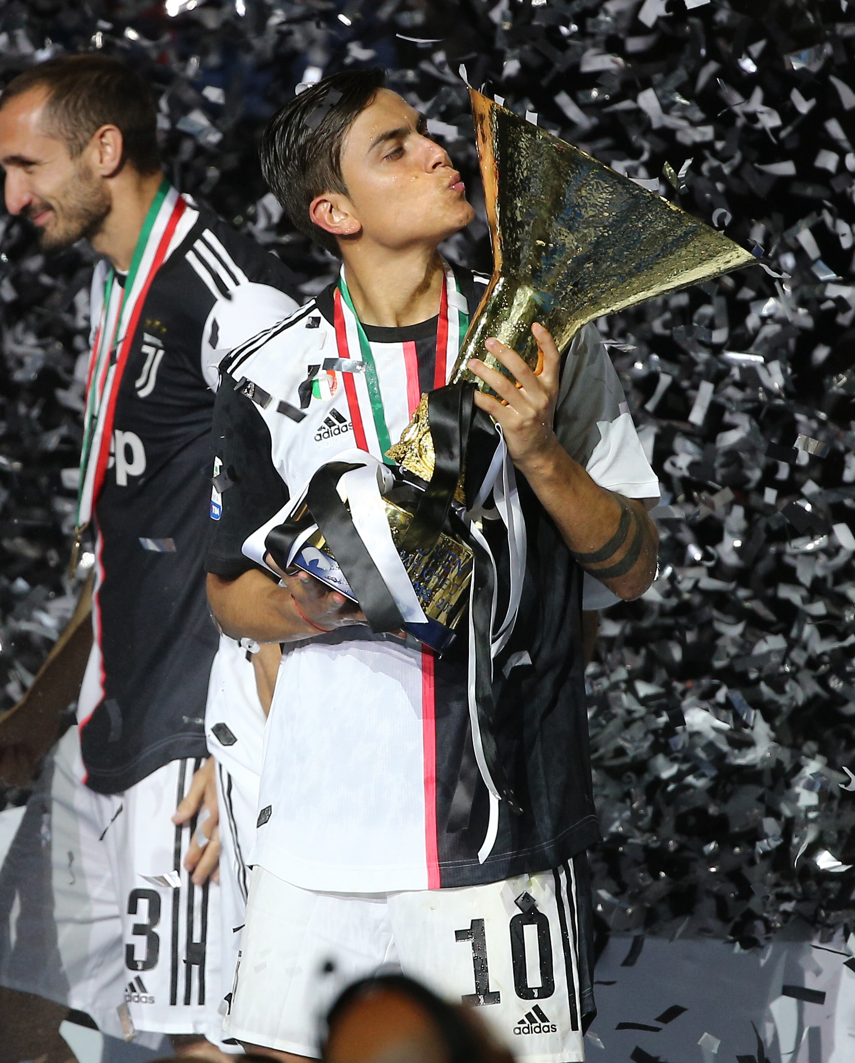 里程碑，弗拉泰西完成了代表国米的第100场比赛（里程碑时刻：弗拉泰西完成国米生涯第100战）