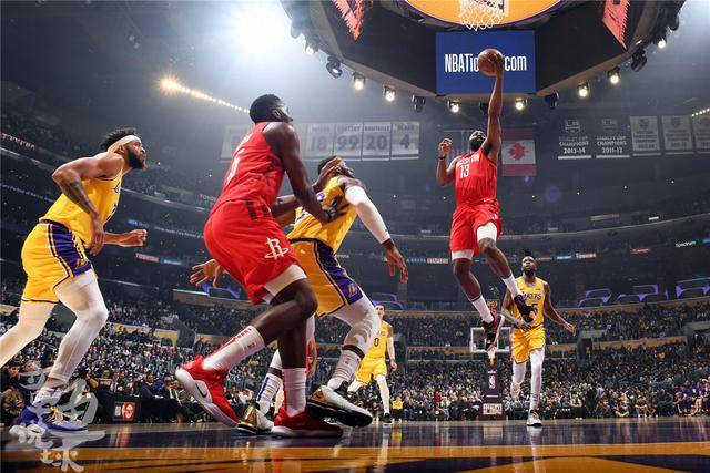 近3场贡献2球2助，米兰租将英超火力全开，买断价2600万引关注（近三战2球2助！米兰租将英超爆发，2600万买断条款成焦点）