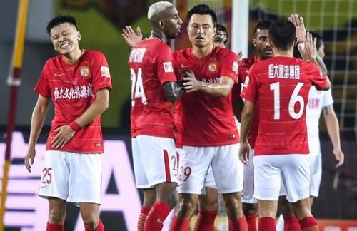 把青岛西海岸的口号带到诺坎普球场！战斗青岛队！ ...（让青岛西海岸的口号响彻诺坎普，战斗吧青岛队！）