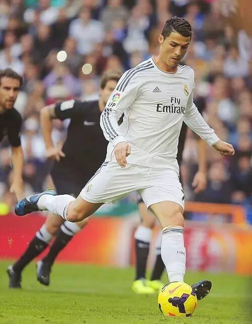 格瓦迪奥尔：这种表现对哈兰德还不够，他希望每场至少进5球（格瓦迪奥尔：这样的发挥还不够，哈兰德希望每场至少打进5球）