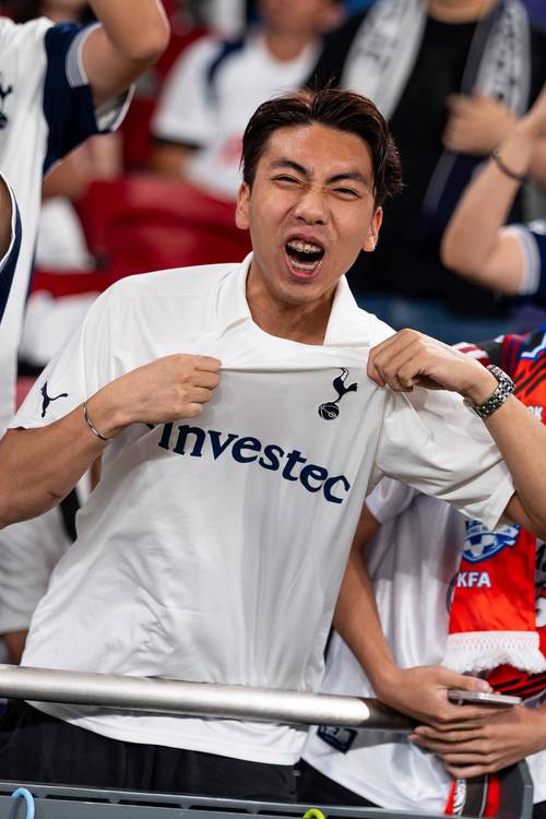 科莫队晒帕斯晃倒劳塔罗视频，后者回应差不多得了（科莫队发布帕斯晃倒劳塔罗视频，劳塔罗回应：差不多就行了）